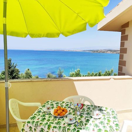 Villa Smeraldo - Mansarda con Spettacolare vista sul Mare Capo Rizzuto Eksteriør bilde