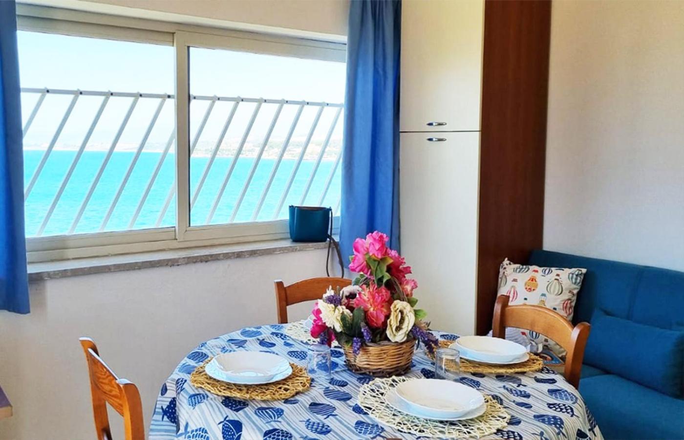 Villa Smeraldo - Mansarda con Spettacolare vista sul Mare Capo Rizzuto Eksteriør bilde